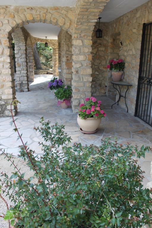 Gites Maisons De Vacances Domaine La Chamade קרפנטרה חדר תמונה