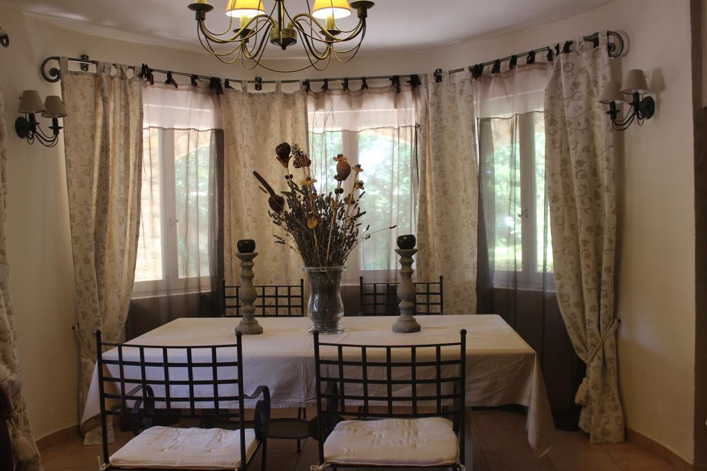 Gites Maisons De Vacances Domaine La Chamade קרפנטרה חדר תמונה