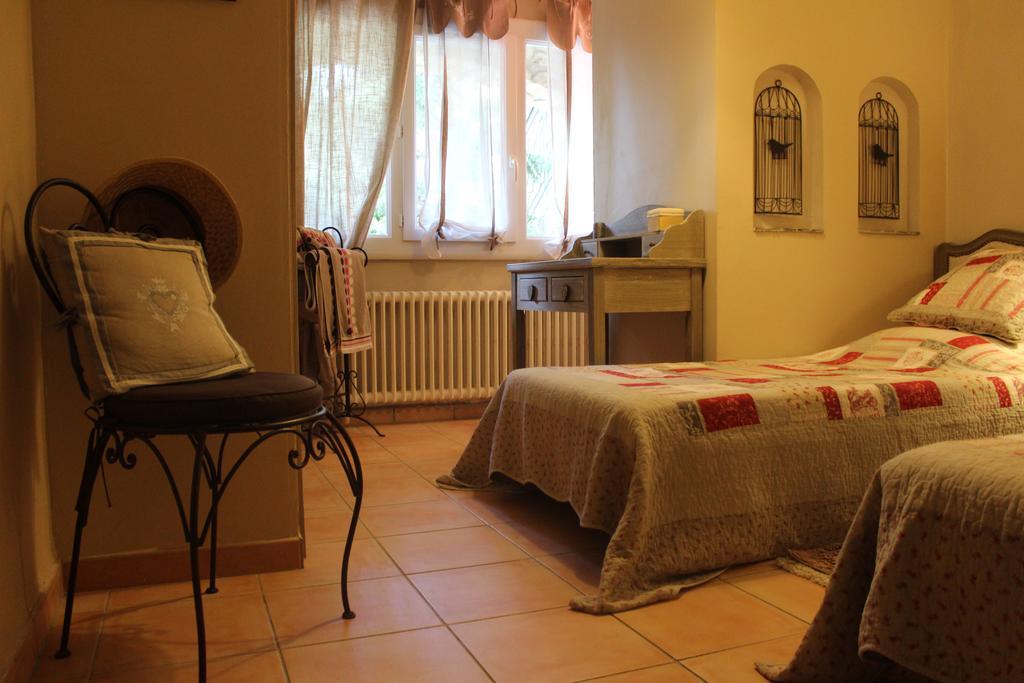 Gites Maisons De Vacances Domaine La Chamade קרפנטרה חדר תמונה