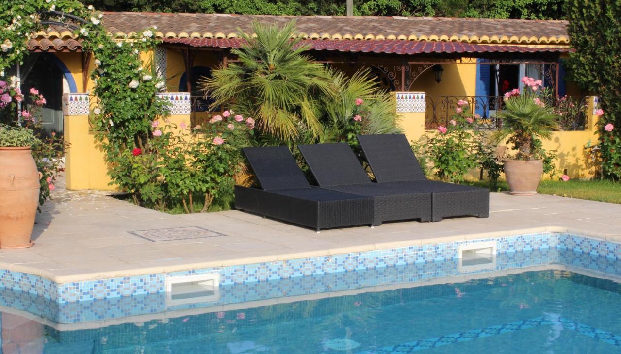 Gites Maisons De Vacances Domaine La Chamade קרפנטרה מראה חיצוני תמונה
